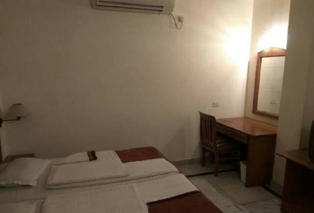 Mahalaxmi Plaza Hotel Faridabad Bilik gambar